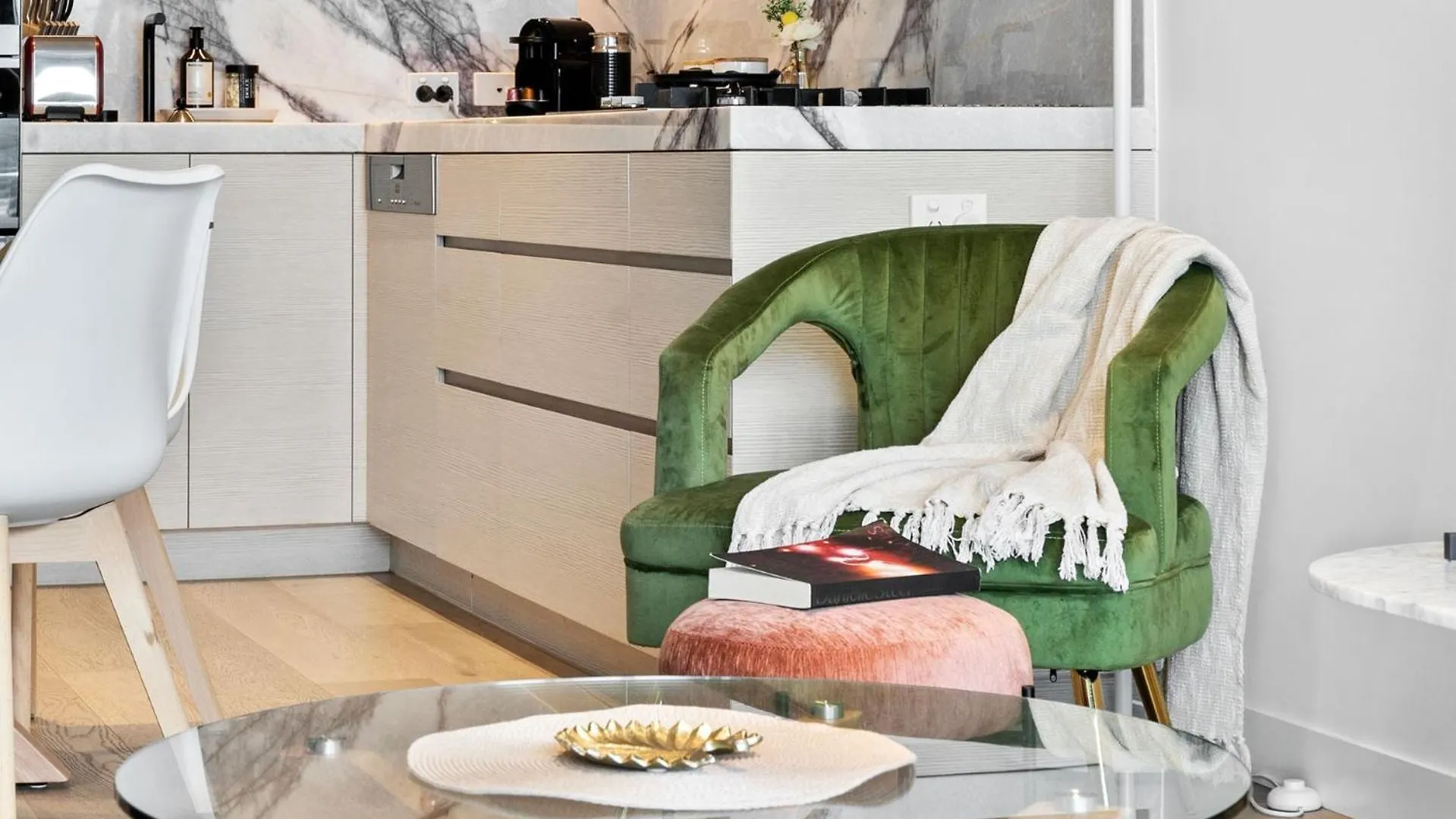 Luxury One Bedroom Apartment Gold Coast Australia